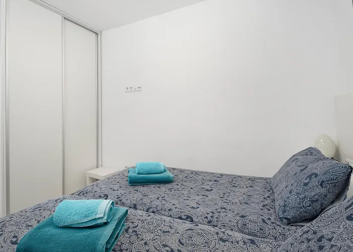 Island Village Heights Apartamento