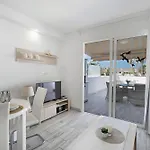 Apartment Island Village Heights
