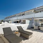 Island Village Heights Apartment *