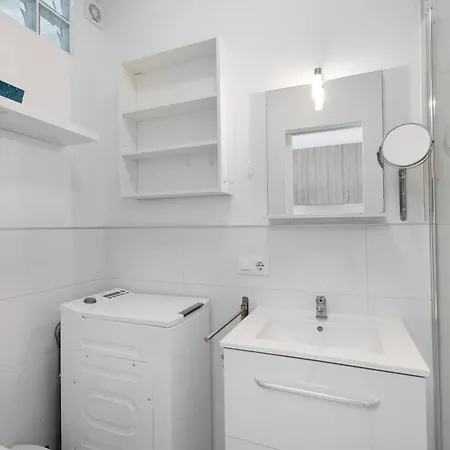 Island Village Heights אדחה