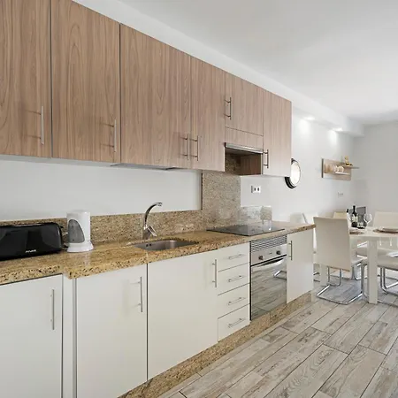 דירה Island Village Heights אדחה