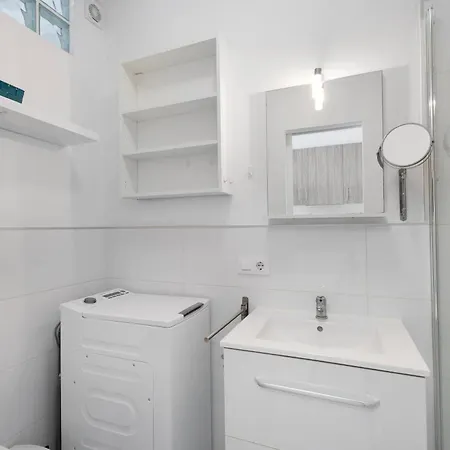 Island Village Heights Апартаменты *