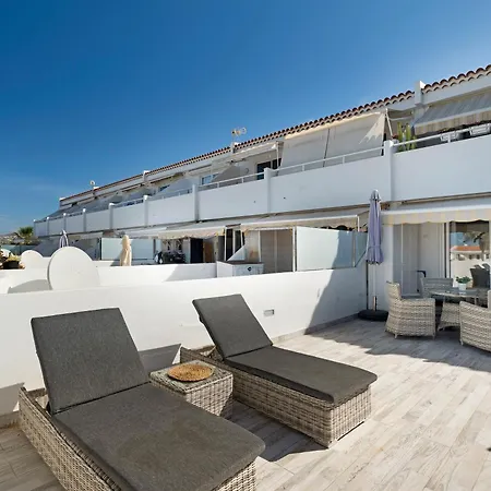 Island Village Heights Апартаменты *
