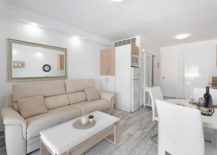 Island Village Heights * Адехе