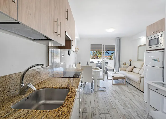 Апартаменты Island Village Heights