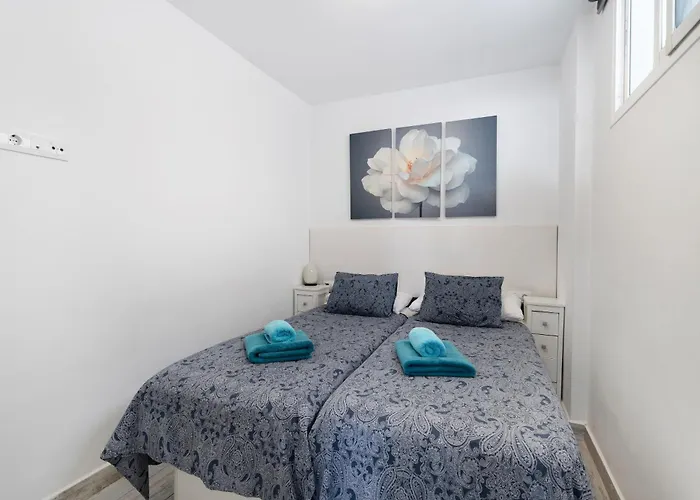 Island Village Heights Апартаменты